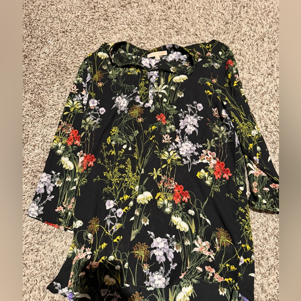 Women’s blouse. New. Never worn and in perfect condition.